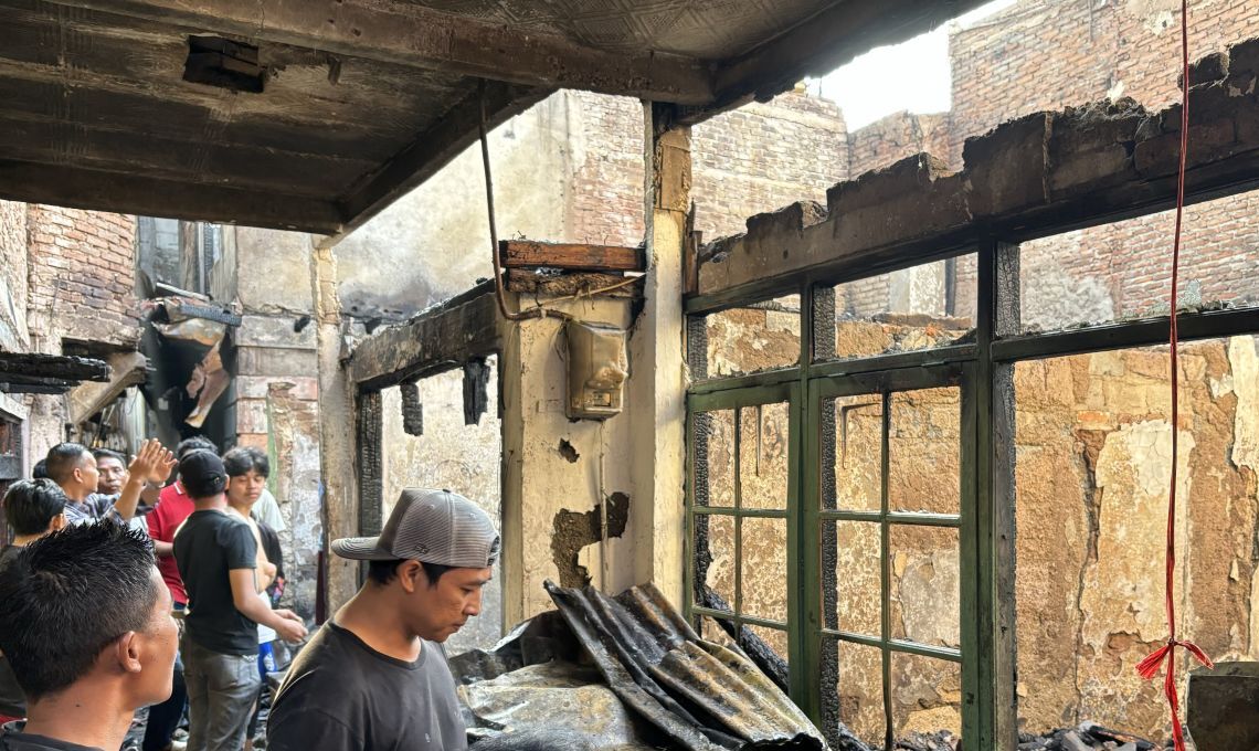 10 Unit Damkar Padamkan Kebakaran Padat Penduduk Di Cinta Asih Bandung